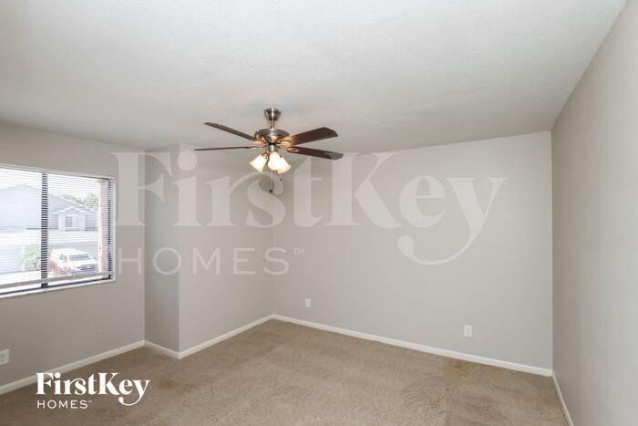 Building Photo - 730 White Pine Ave