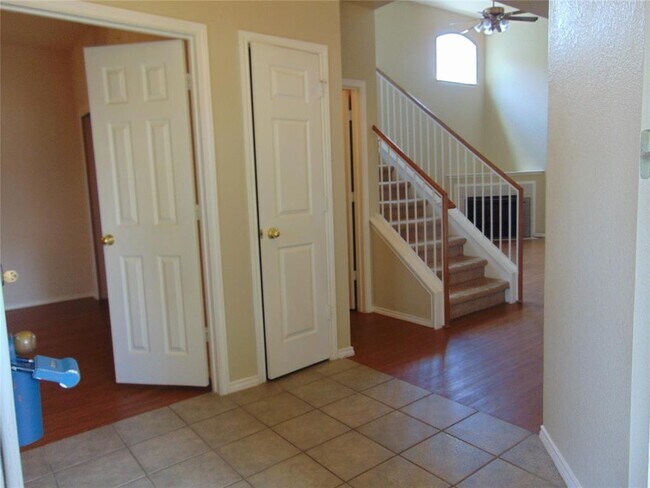 Building Photo - 4482 Mather