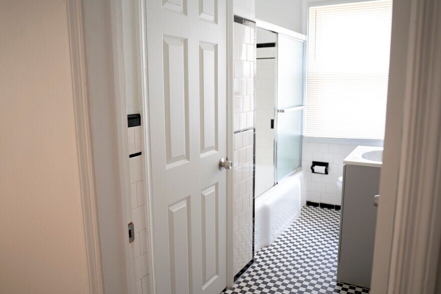 Building Photo - 8206 Old Harford Rd