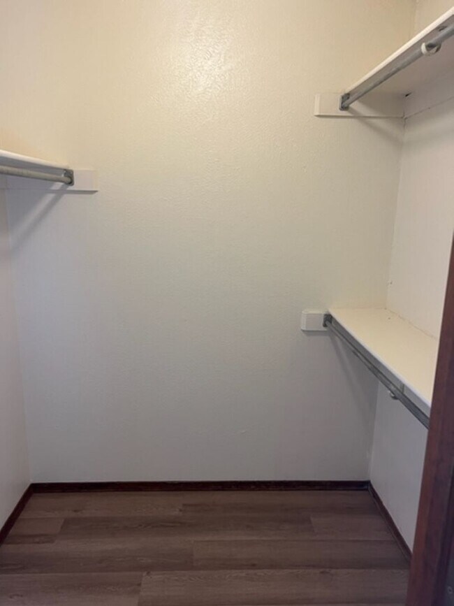 Building Photo - Charming Townhouse Complex . This diamond ...