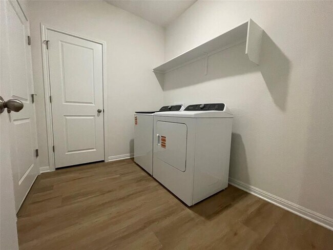 Building Photo - 4905 Stockton Ln