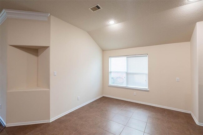 Building Photo - 9960 Yearling Pl