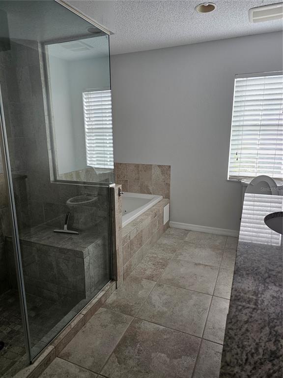 Building Photo - 417 Lake of the Woods Dr
