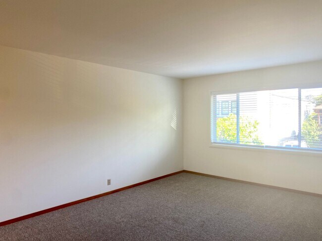 Building Photo - Immaculate 1BR/1BA! Downtown San Anselmo! Parking! Laundry! PROGRESSIVE