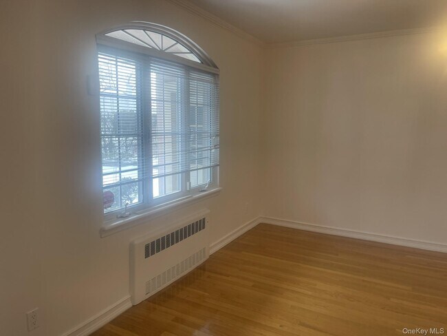 Building Photo - 314 Main St