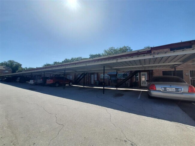 Building Photo - 11607 Chimney Rock Rd