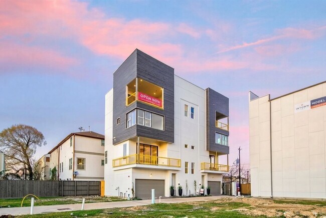 Building Photo - 1215 Hickory St