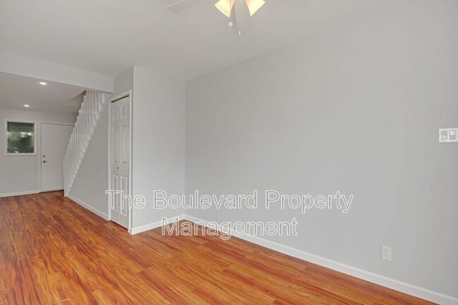 Building Photo - 995 Awaawaanoa Pl