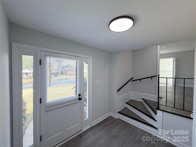 Building Photo - 6207 Eagle Peak Dr