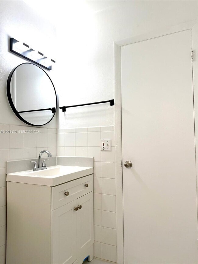 Building Photo - 1454 SW 33rd St