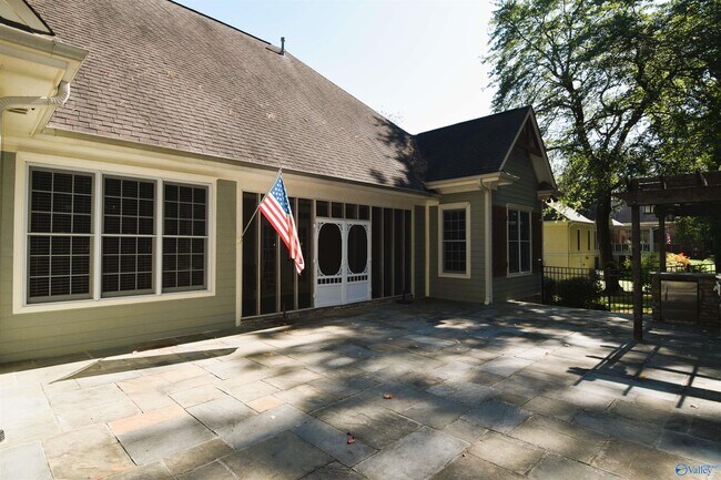 Building Photo - 79 Creekwood Dr