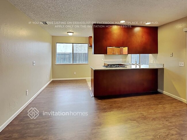 Building Photo - 5821 Longs Peak Pl