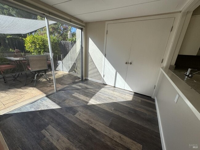 Building Photo - 1060 Los Gamos Rd