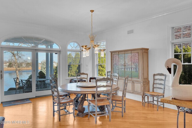 Building Photo - 619 Beacon Blvd