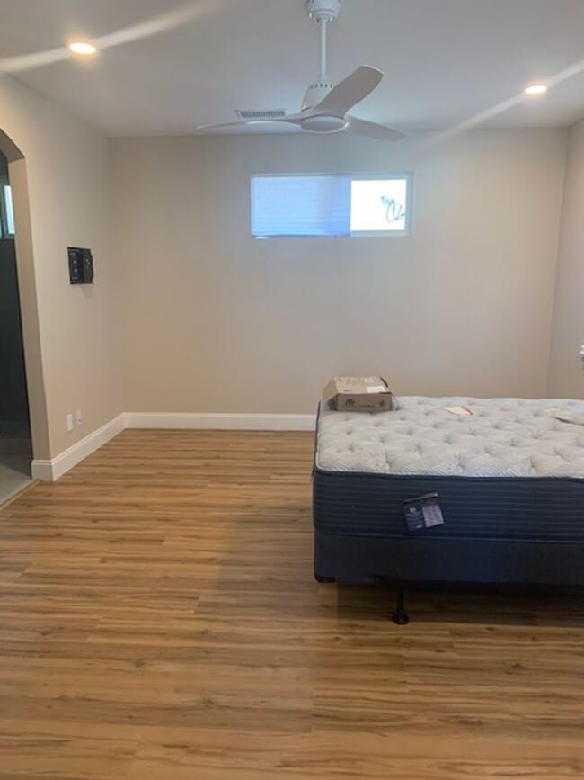 Building Photo - 183 Evergreen Ave