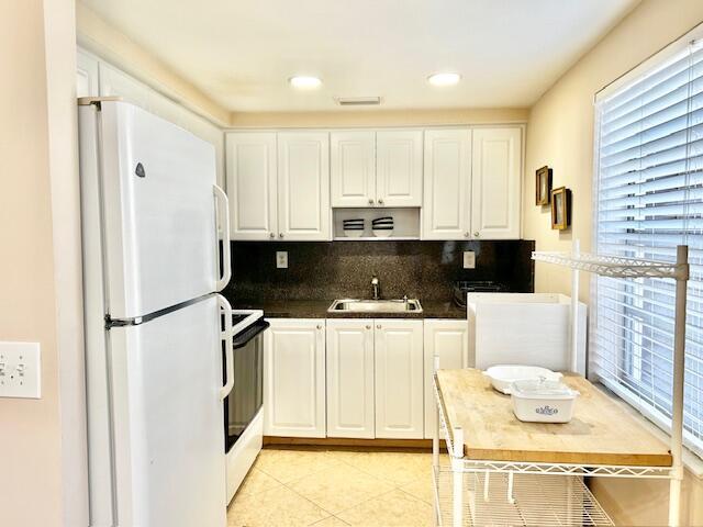 Building Photo - 715 Normandy Ln