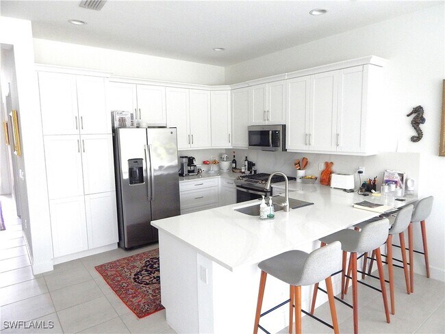 Building Photo - 11536 Jacaranda Dr
