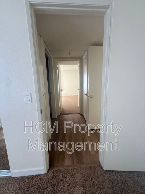 Building Photo - 10418 Scoville Ave