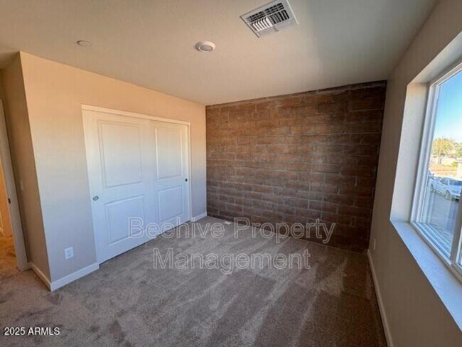 Building Photo - 523 S Pasadena