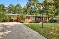 Building Photo - 2420 Rhineland Ct NE