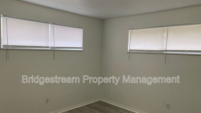 Building Photo - 6116 Rosebury Dr