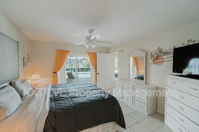 Building Photo - 403 SE 33rd Terrace