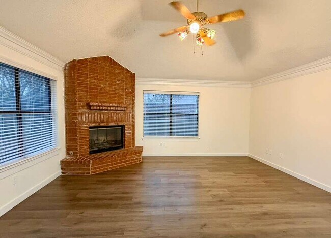 Building Photo - 1213 Bell Rock Cir