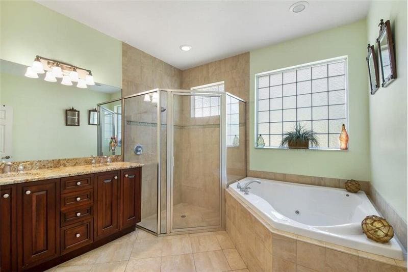 Building Photo - 2220 W Pineridge Ct