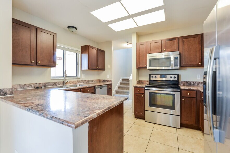 Building Photo - 490 Chicago Woods Cir