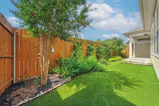Building Photo - 5820 Harper Park Dr