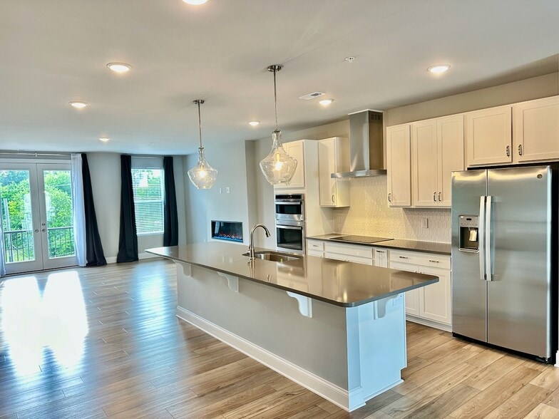 Gourmet Kitchen - 1253 S Blount St