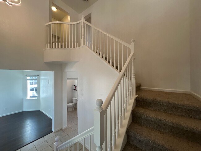 Building Photo - Nice home in North Turlock!