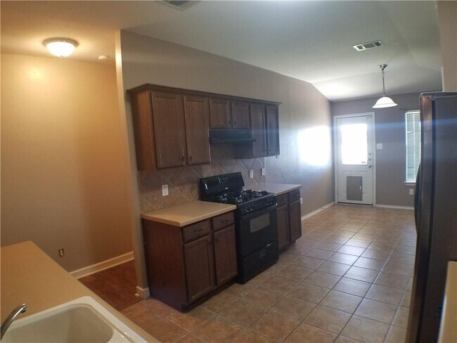 Building Photo - 2488 Green Meadows Ln