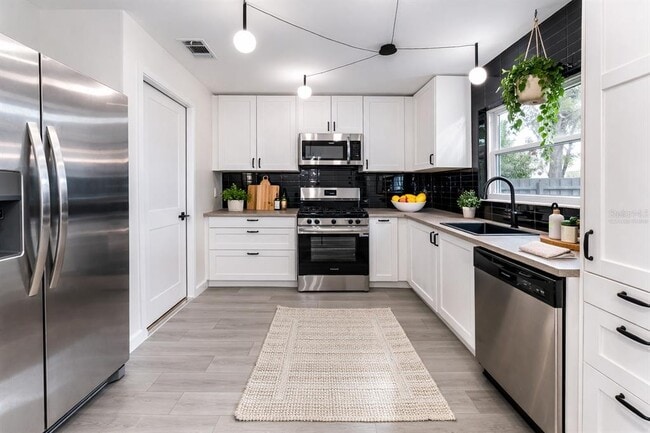 Building Photo - 104 N Glenwood Ave