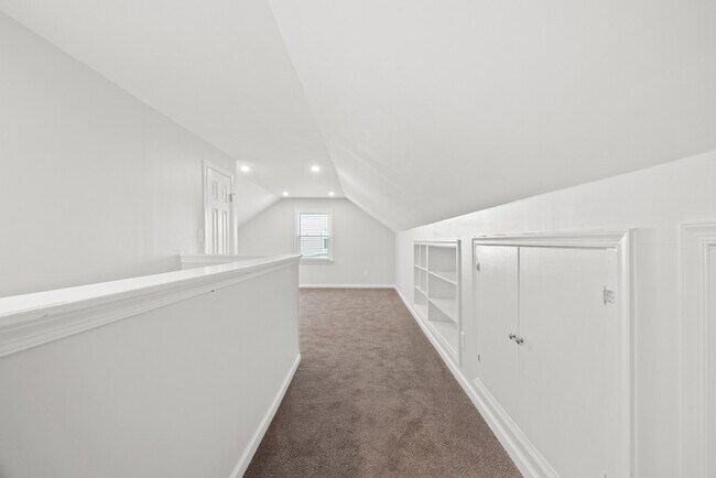 Building Photo - 3405 Somme Ave