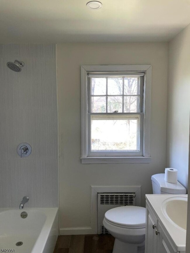 Building Photo - 134 Chestnut St