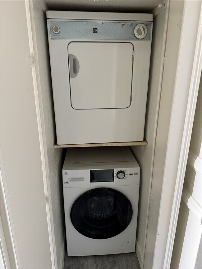 Building Photo - 26162 Sanz