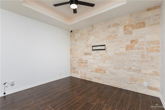 Building Photo - 2502 W Elbrus Ave