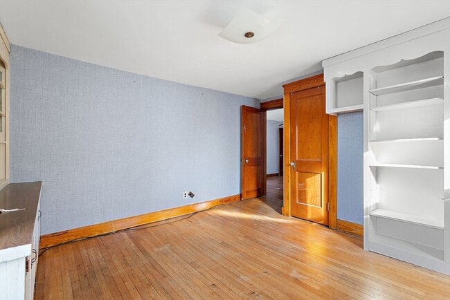 Building Photo - 92 Sayles St