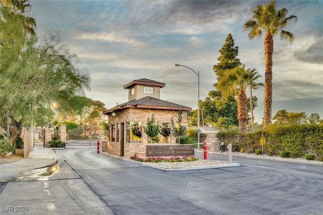 Building Photo - 1114 Vegas Valley Dr