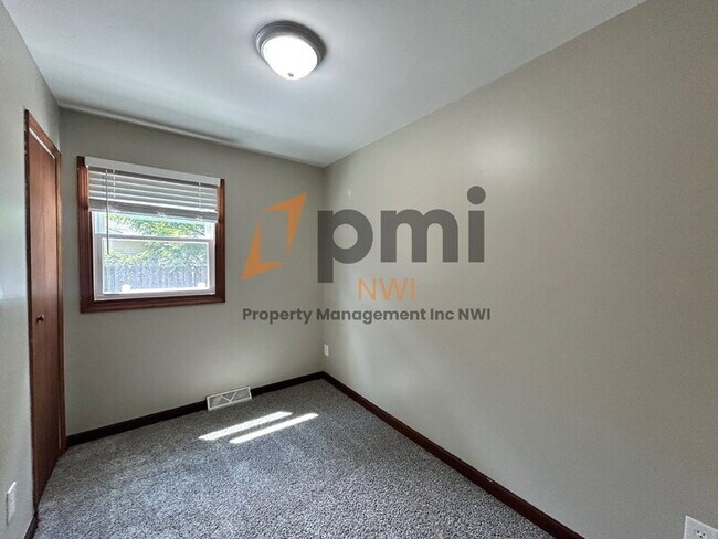 Building Photo - 3 Walnut Pkwy