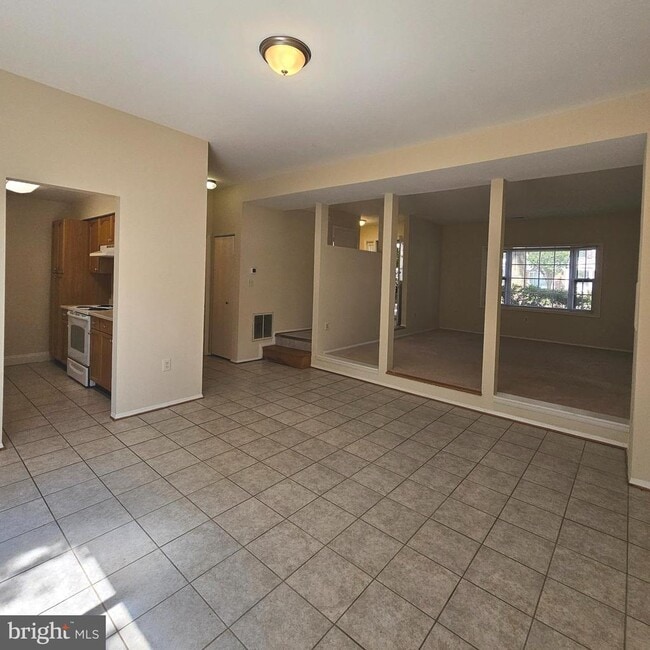 Building Photo - 8994 Bonham Cir