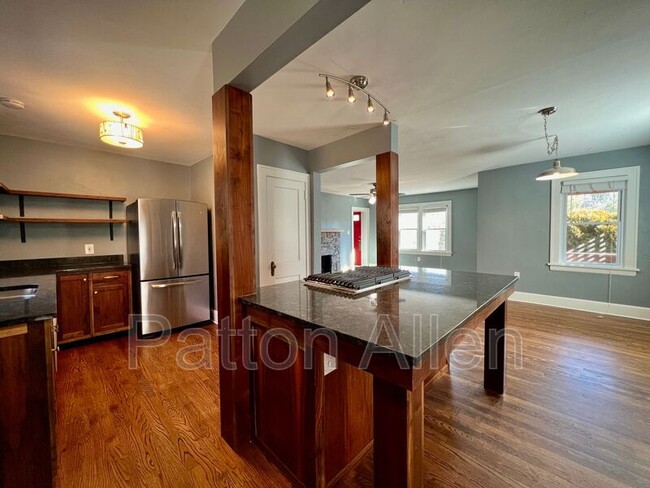 Building Photo - 20 Bell Rd