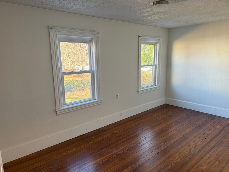 Bedroom - 15 Parsons St