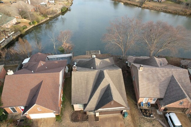 Building Photo - 2256 Lake Springs Ln