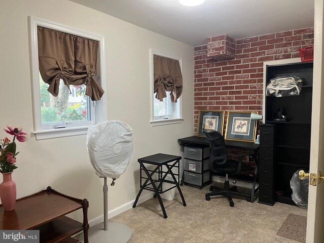 Building Photo - 9325 Talisman Dr