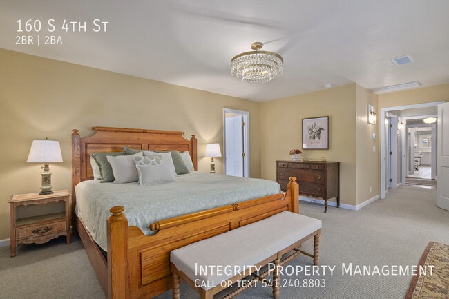 Building Photo - 160 S 4th St