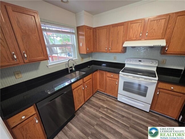 Building Photo - 965 Ramblewood Ln