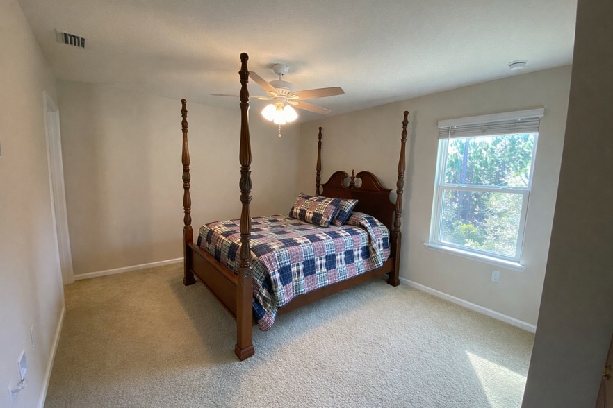 Building Photo - 183 Silver Fern Dr