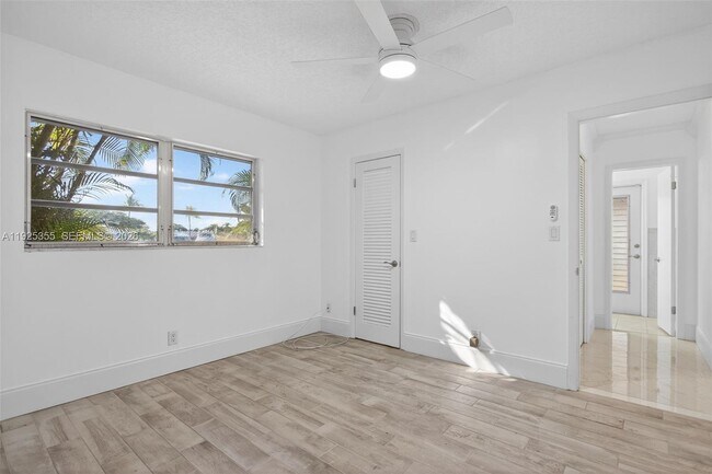 Building Photo - 4060 NE 26th Ave